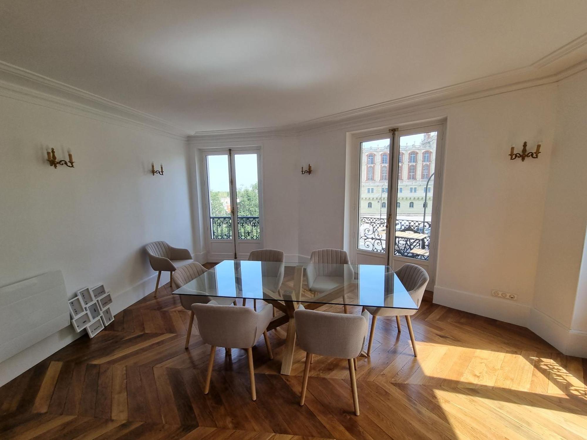 Face Chateau St Germain En Laye, Appartement 4 A 6 Personnes, 23 Min De Paris Champs-Elysees Saint-Germain-en-Laye Bagian luar foto